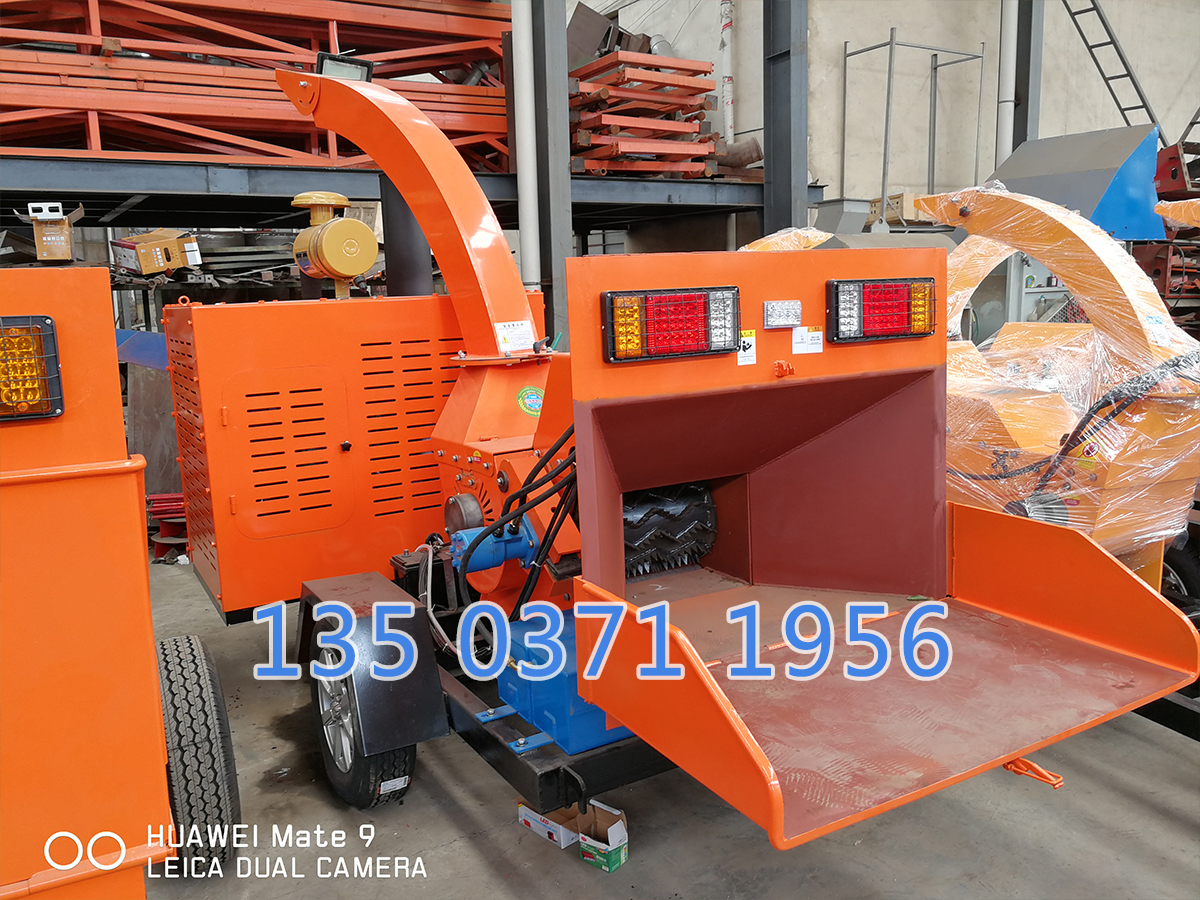 小型柴油動(dòng)力樹枝粉碎機(jī)