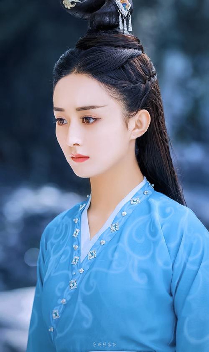 终于杀青啦！赵丽颖宴会生图美到出局，状态好到离谱根本不像熬过大夜！